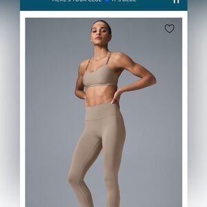 Alo Intrigue Bra Gravel